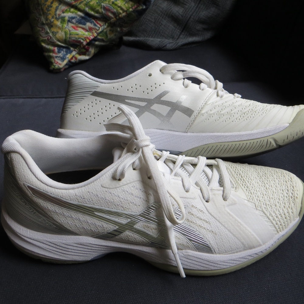 Asics Solution Swift FF (worn once) white/silver women's 8